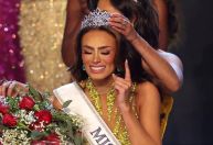 Miss Estados Unidos retorna após escândalo na última edição; relembre o caso