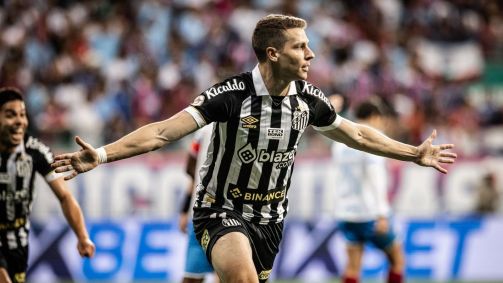 Julio Furch marcou gol do alívio santista