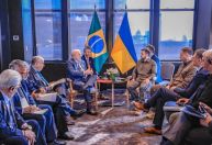 Jaques Wagner “escondido” em reunião com Zelensky reflete divergências no entorno de Lula