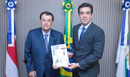 Dantas e Braga, na entrega do relatório do TCU ao senador