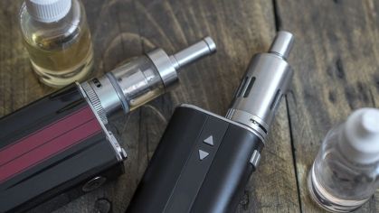 Cigarro eletrônico vape vaping.