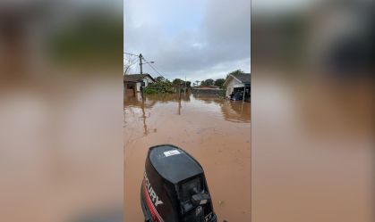 Casas de Lajeado, no Rio Grande do Sul, ficaram embaixo d'água por inundação do rio Taquari provocada pelas fortes chuvas do ciclone extratropical que passou pelo estado.