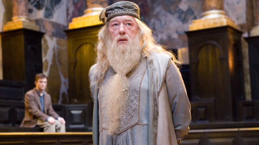 Michael Gambon foi o segundo ator a dar vida a Alvo Dumbledore em "Harry Potter" • Divulgação/ Wraner Bros.