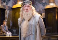 Atores de “Harry Potter” lamentam morte de Michael Gambon, intérprete de Dumbledore