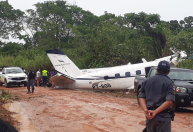 Temporal fez 2 aeronaves desistirem de pousar antes de avião cair em Barcelos, no AM
