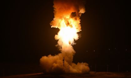 Força Aérea dos Estados Unidos testa míssil intercontinental com capacidade nuclear
