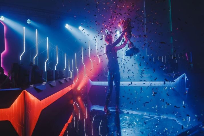 Competições de e-sports / Imagem: Shutterstock/Gorodenkoff