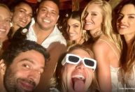 Celebridades chegam a Ibiza para casamento de Ronaldo; veja fotos