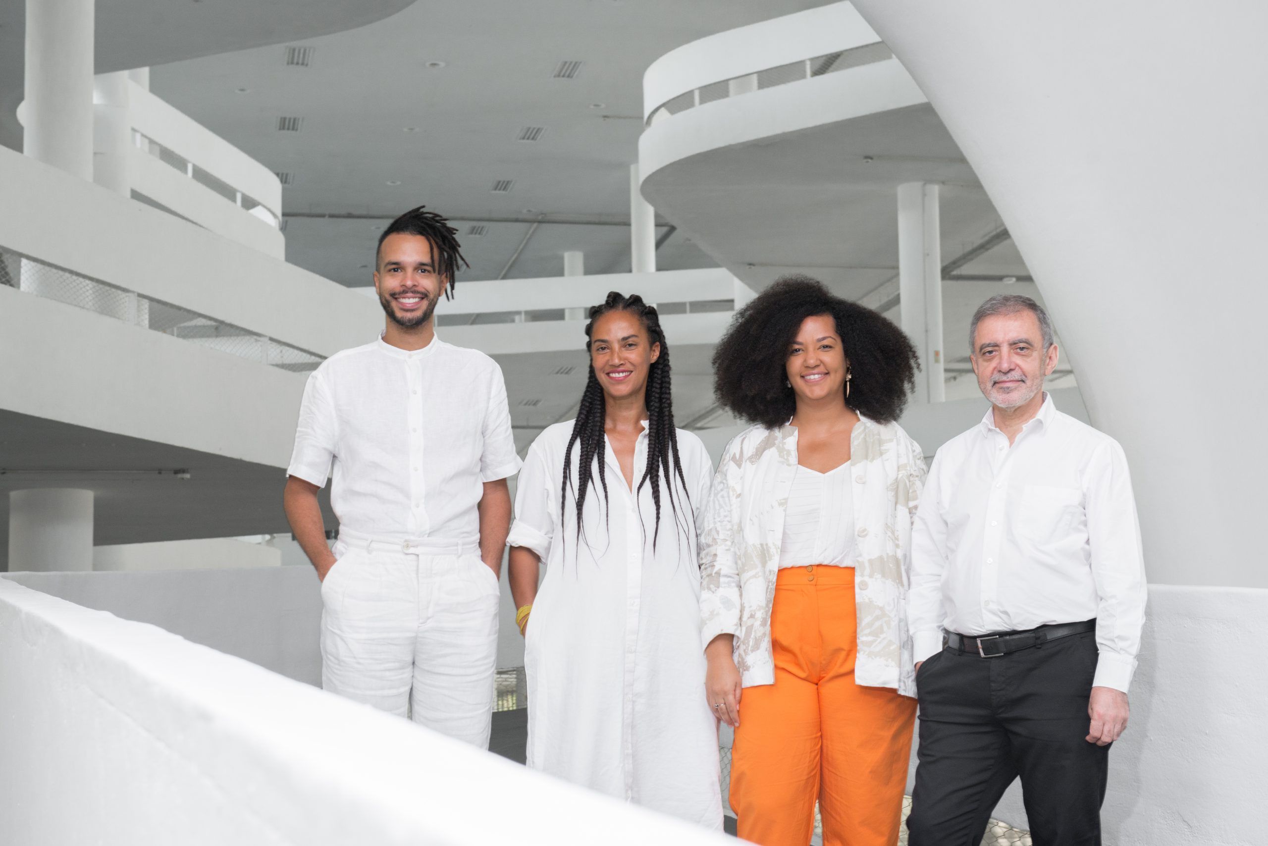 Da esquerda para a direita, Hélio Menezes,Grada Kilomba, Diane Lima e Manuel Borja-Villel, curadores da 35ª Bienal das Artes de SP / Divulgação/Bienal