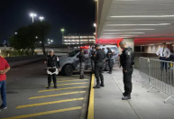 Flamengo dribla torcida e evita protestos em desembarque no Rio; veja como foi