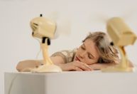Onda de calor: é saudável usar ventilador e ar-condicionado para dormir?