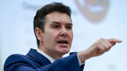 O ministro das Cidades, Jader Barbalho Filho, disse nesta segunda-feira, 22, que um passo importante para garantir a universalização da água potável foi a revisão do Marco Regulatório do Saneamento.