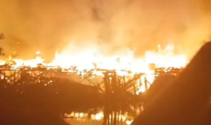 Incêndio em comunidade de Santos atinge mais de 100 moradias