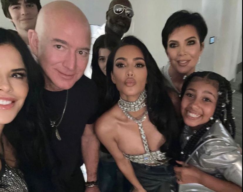 Clã Kardashian na "Renaissance Tour" / Reprodução/Kim Kardashian/Instagram