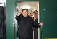 Kim Jong-un ganha coletes à prova de balas e drones de presente ao deixar Rússia