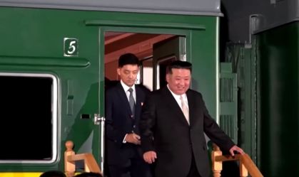Kim Jong-Un chega à Rússia e se encontra com ministro de Putin