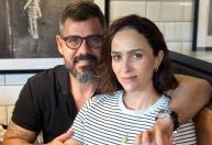 Letícia e Juliano Cazarré anunciam que serão papais de novo: “Agora somos oito”