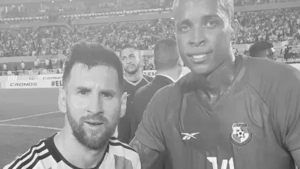 Gilberto Hernández realizou o sonho de jogar contra Messi
