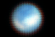Telescópio James Webb identifica carbono na superfície de uma lua jupiteriana