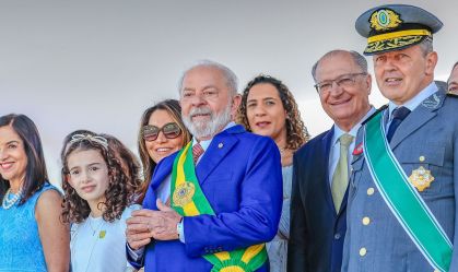 Aprovação do governo Lula sobe para 55%, diz pesquisa Ipespe