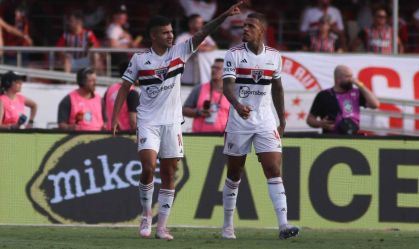 Rodrigo Nestor comemora o gol do empate no Morumbi