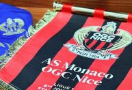 Jogador do Nice está fora de perigo após ser resgatado