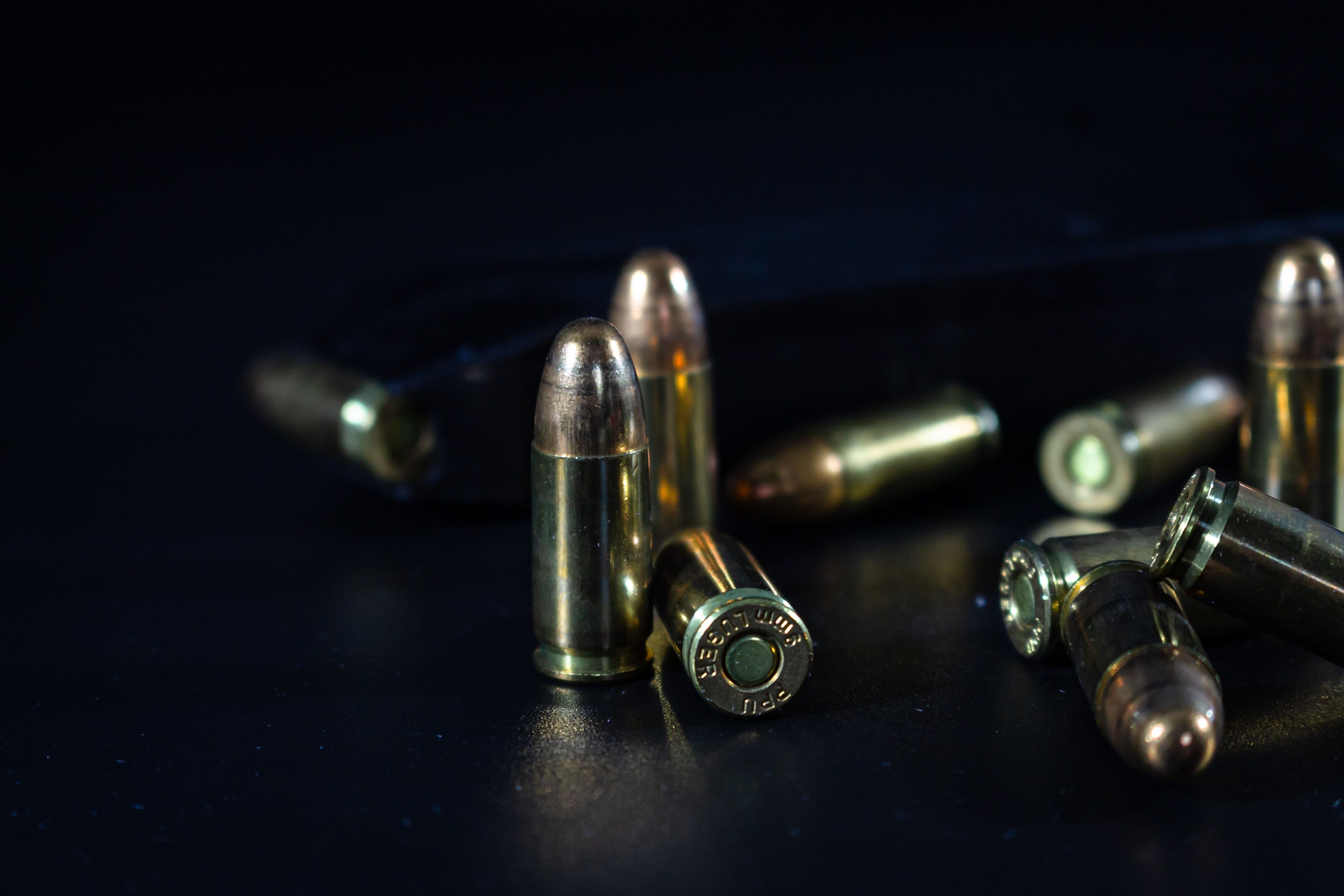 Balas / arma de fogo