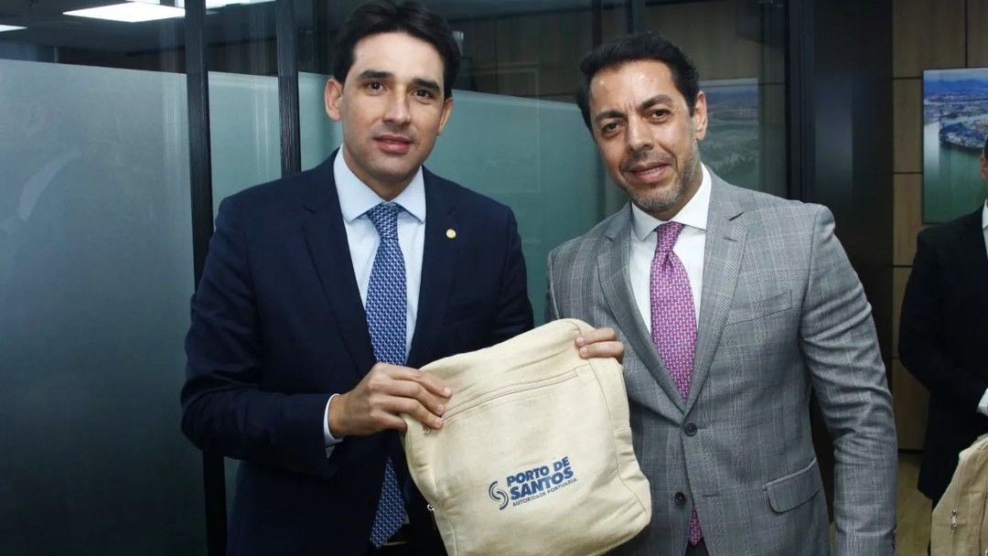 Silvio Costa Filho se reuniu em Brasília, nesta quinta-feira (14), com o presidente do Porto de Santos, Anderson Pomini