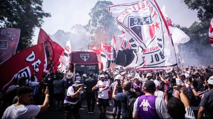 Chegada do São Paulo ao Morumbi antes da final da Copa do Brasil