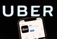 Juiz condena Uber a contratar todos os motoristas e pagar multa de R$ 1 bilhão