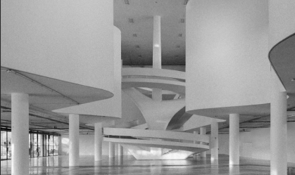 Projetado por Oscar Niemeyer, Pavilhão da Bienal de SP é marco da história da arte brasileira