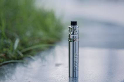 Cigarro eletrônico vape vaping.