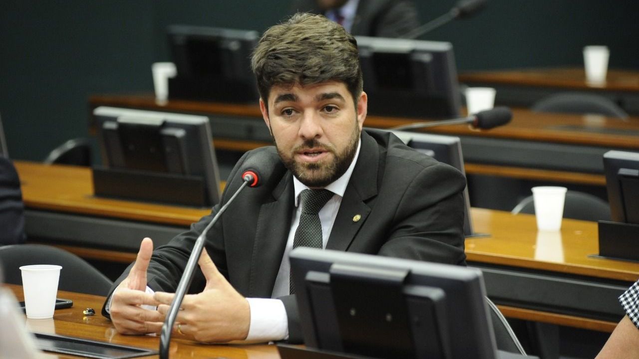 Zé Vitor, relator da geração offshore