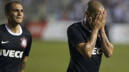 Sheik foi o autor de gol contra o Santos, na ida da semi da Libertadores de 2012