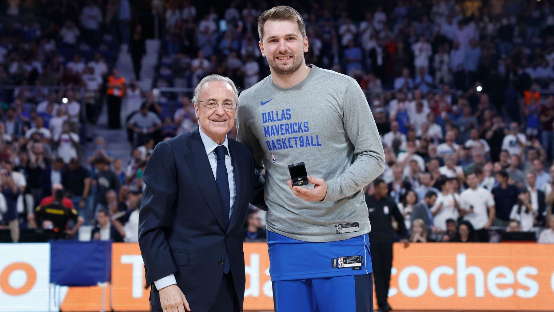 Luka Doncic recebeu homenagem do Real Madrid antes do jogo / Divulgação/ Real Madrid