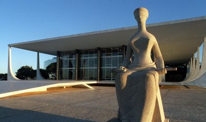 STF tem maioria para manter "superpoderes" do TSE contra fake news nas eleições