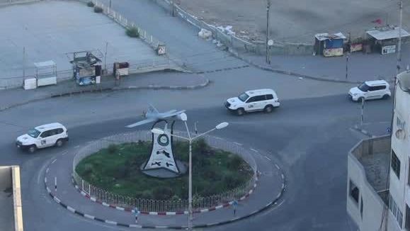 Comboio de veículos da ONU evacuando para o sul da Faixa de Gaza