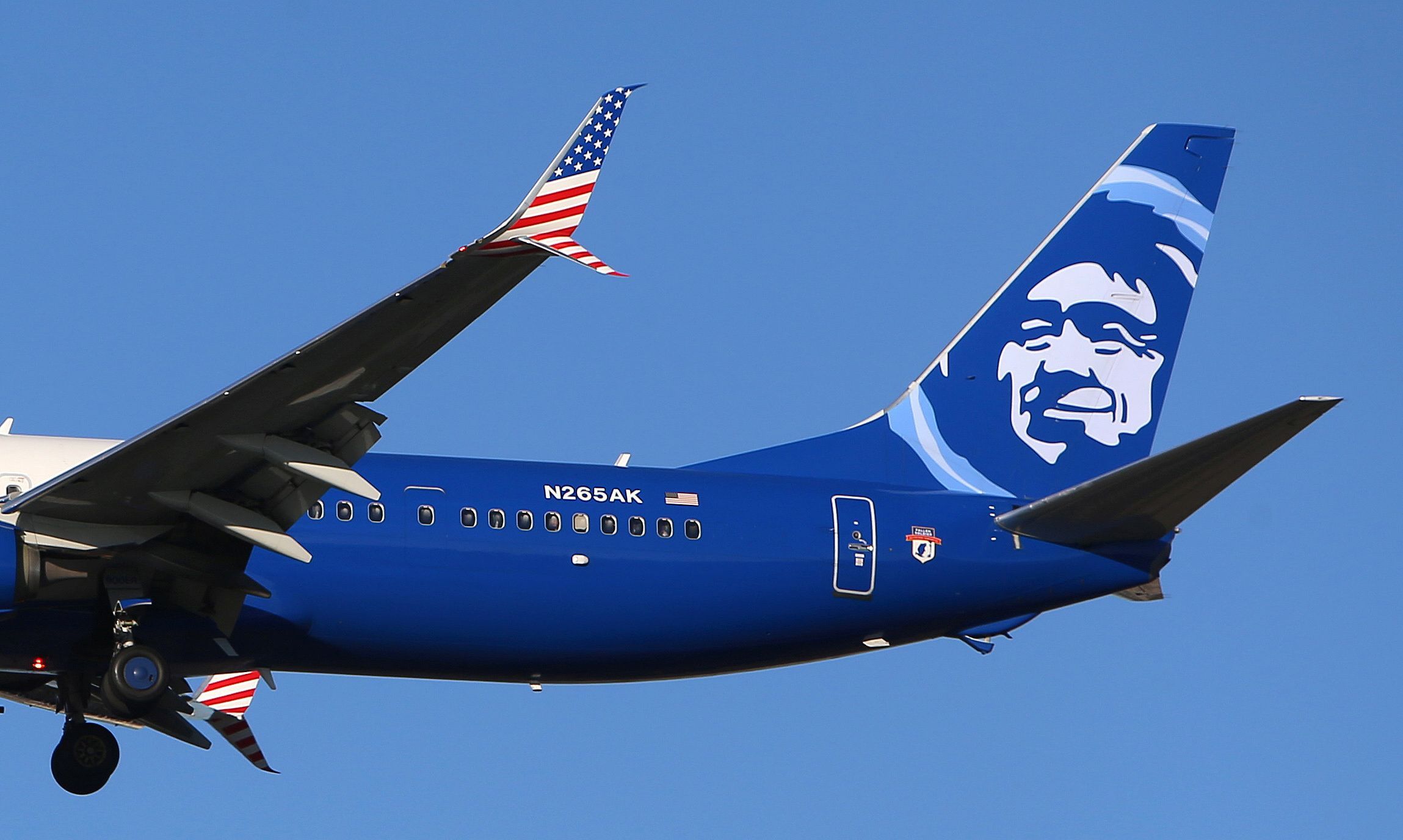 Avião da Alaska Airlines se prepara para pousar no aeroporto internacional de Vancouver
