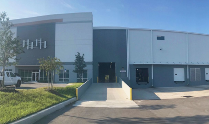 Ladrões usam guinchos para roubar R$ 8 milhões em bebidas alcoólicas nos EUA