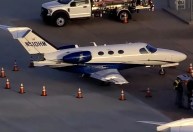 Jato decola sem permissão, bate em aeronave e aeroporto nos EUA suspende todos os voos