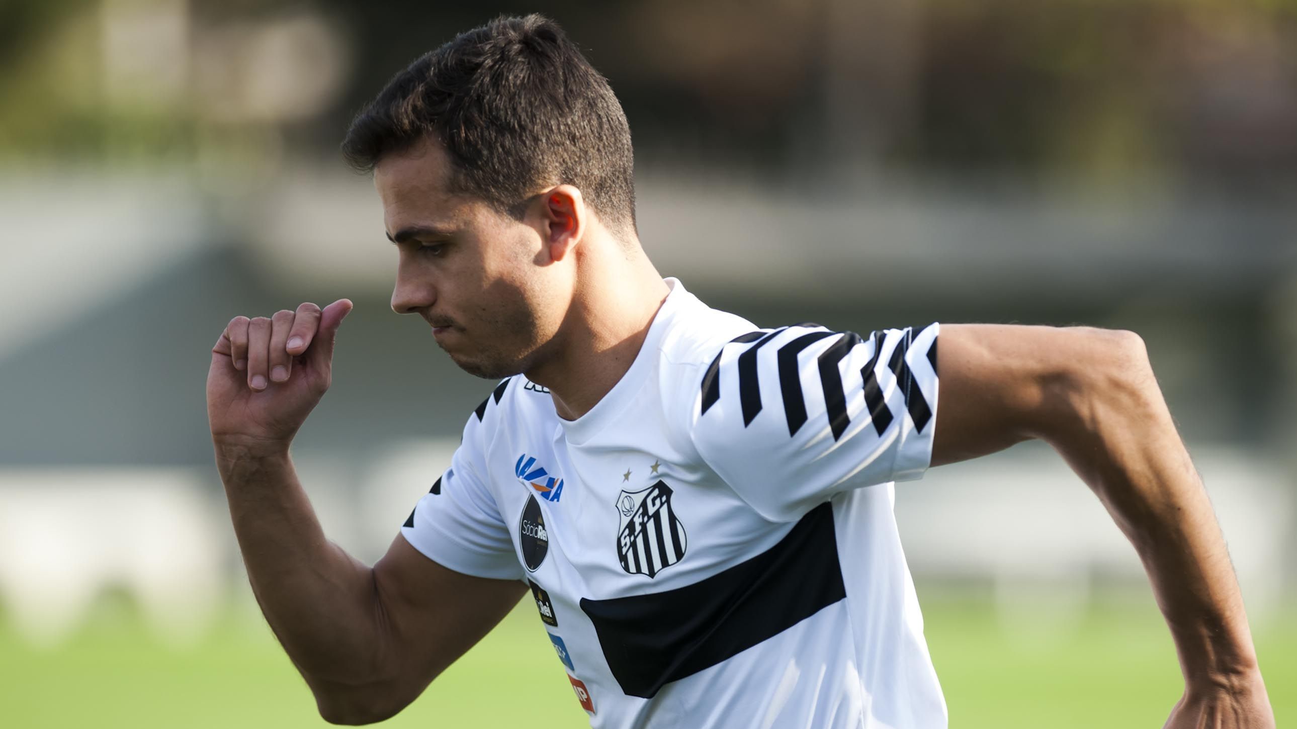 Nilmar encerrou a carreira aos 33 anos depois de passagem pelo Santos