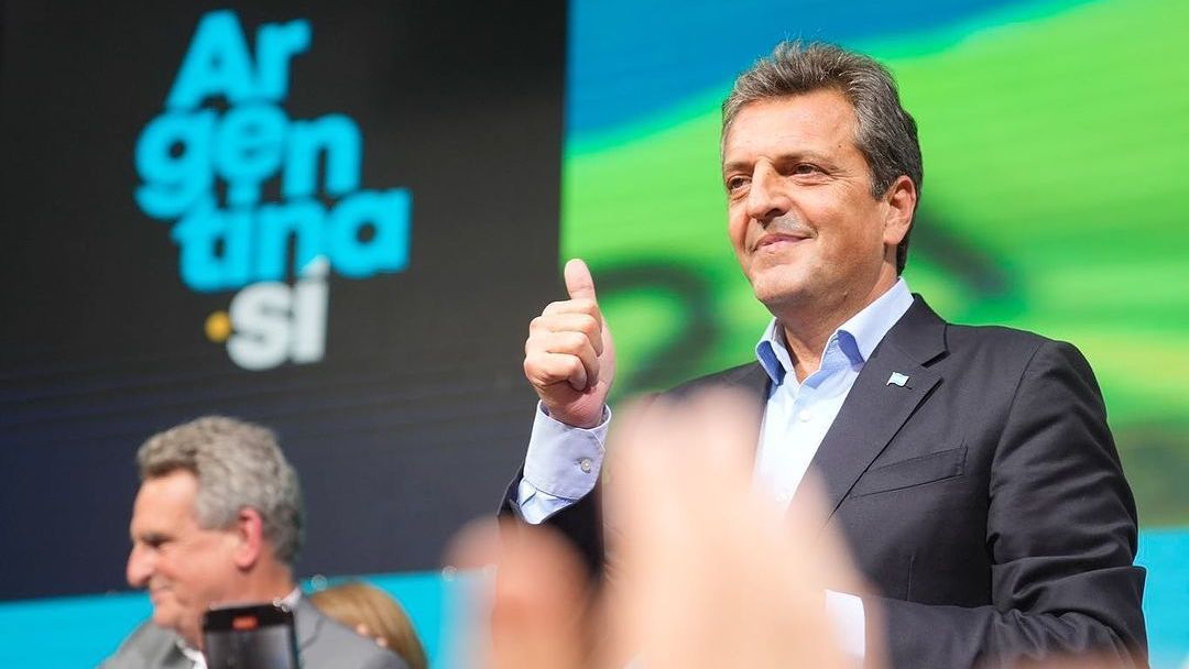 O candidato governista Sergio Massa venceu o primeiro turno da eleição na Argentina