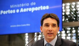"Deve acontecer também com Gol e Azul", diz ministro após compra da Latam