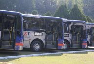 SP: Tarcísio veta projeto que concede passe livre em ônibus para pessoas com deficiência