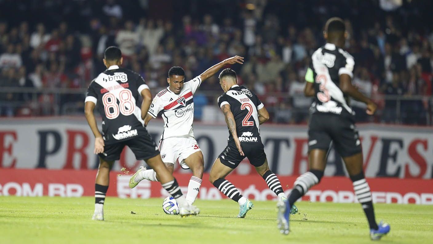 São Paulo e Vasco em campo pelo primeiro turno do Campeonato Brasileiro