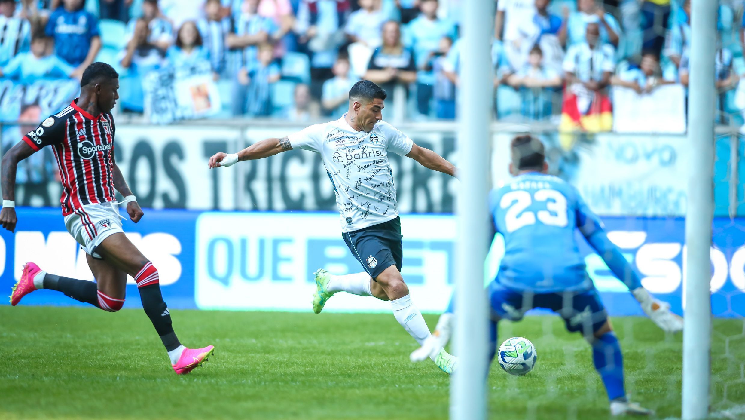 Grêmio e São Paulo em campo pelo primeiro turno do Brasileirão