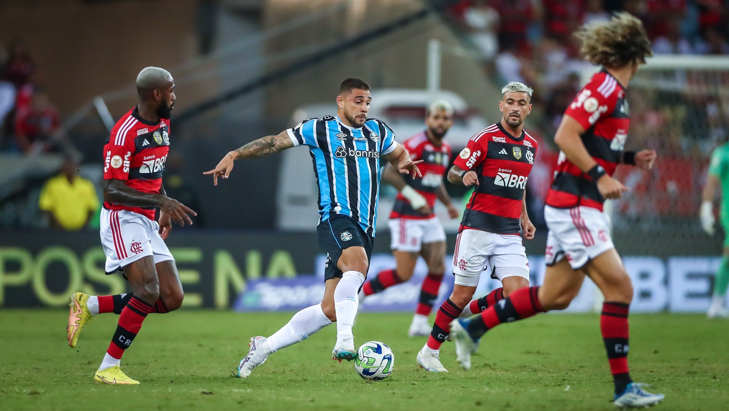 Flamengo e Grêmio em campo pelo primeiro turno do Brasileirão
