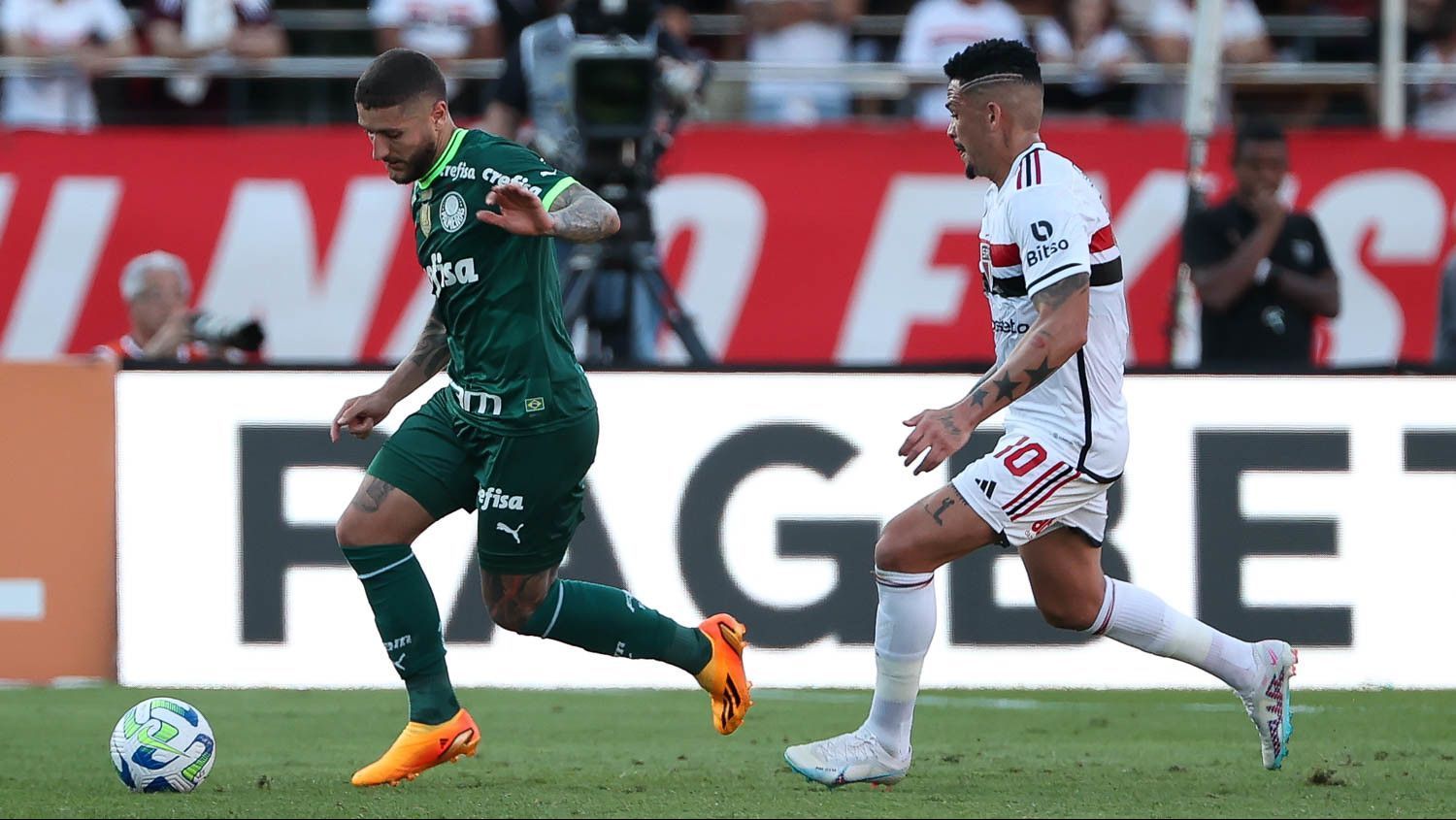 São Paulo e Palmeiras em partida do primeiro turno do Brasileirão