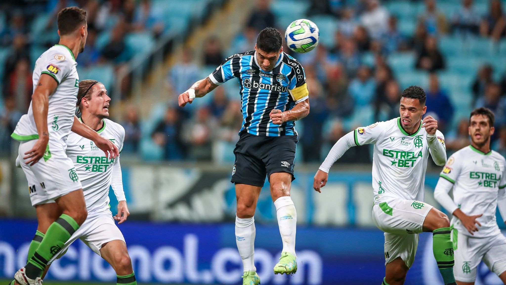 Grêmio e América Mineiro em campo pelo primeiro turno do Brasileirão
