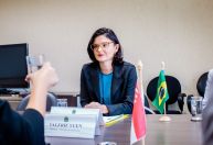 “Complexidade na relação comercial com a China veio para ficar”, diz secretária à CNN